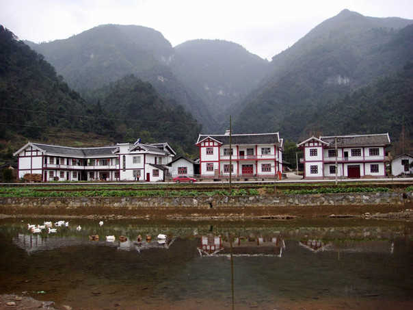 農村三屋酒店設計