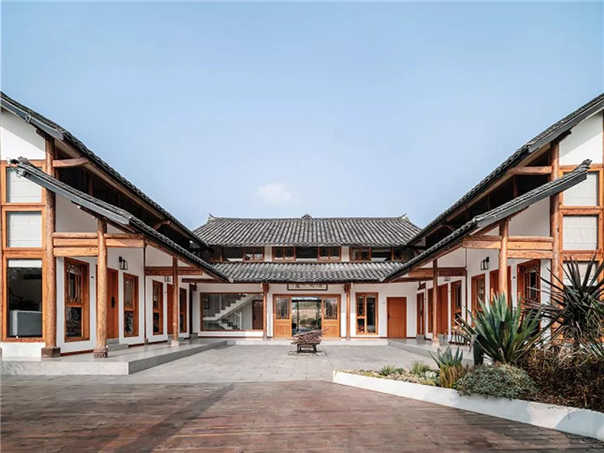 民宿酒店設計公司推薦三：四合院改造的藝術民宿  