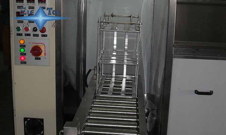 在平板玻璃加工中使用超聲波清洗機(jī)清洗