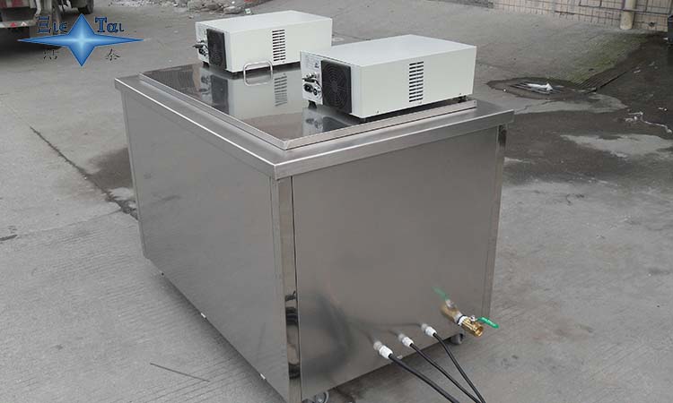 五金零件超聲波清洗機(jī) 五金零件超聲波清洗機(jī)